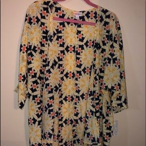 LuLaRoe Lindsey kimono (fits up to 3XL)